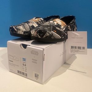 Star Wars X TOMS Darth Vader Canvas NWT 5.5